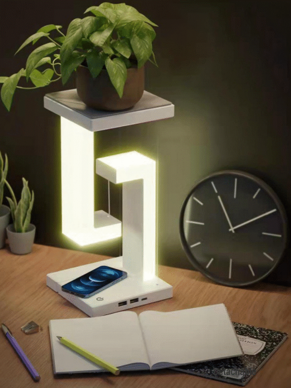 • اباجورة وشاحن وايرلس الترند